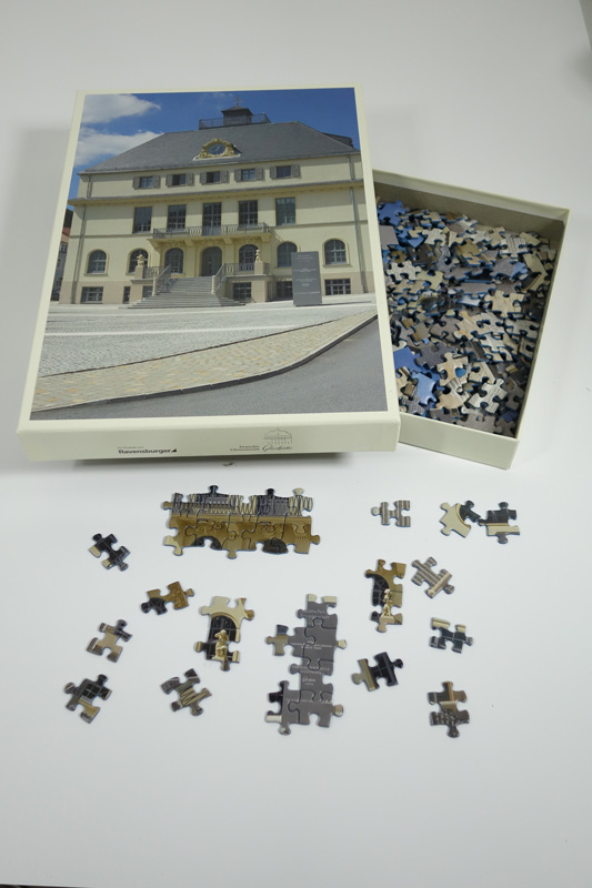 Puzzle 500 Teile Motiv Außenansicht des Deutschen Uhrenmuseums Glashütte