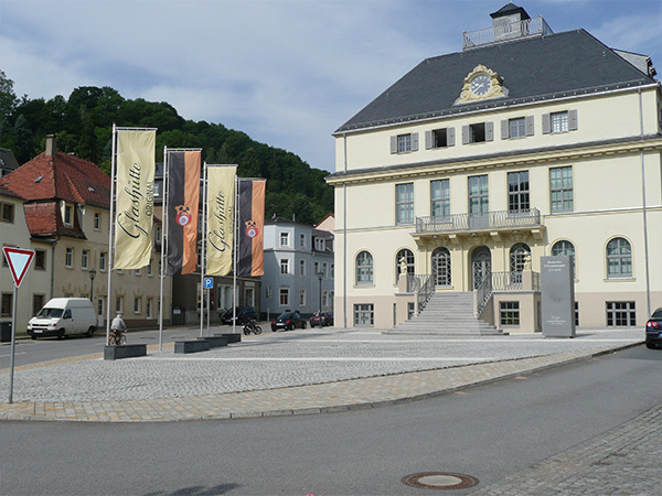 Museum mit Vorplatz 2008