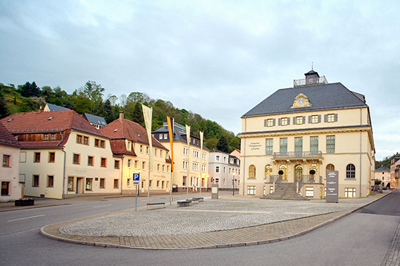 Museum mit Vorplatz